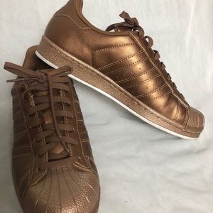 Adidas Superstar rare bronze NWOT. Size 9